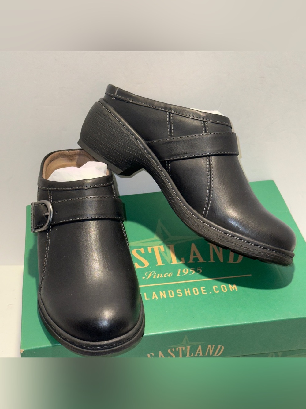 Eastland Women's Cameron Buckle Clog mule  #2385-01M060 New In Box Size 9 Black
